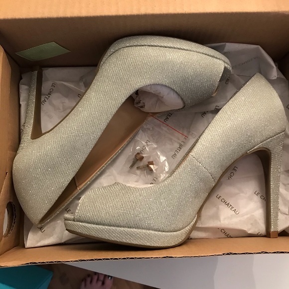 Le Chateau Heels - Picture 2 of 3